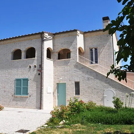 La Terrazza Sul Vigneto Bed & Breakfast 3*